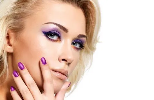 彩妆新手如何画好眼线