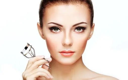 眼部晕妆 该怎么做?