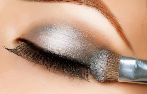 必学!适合亚洲人的烟熏眼妆技巧