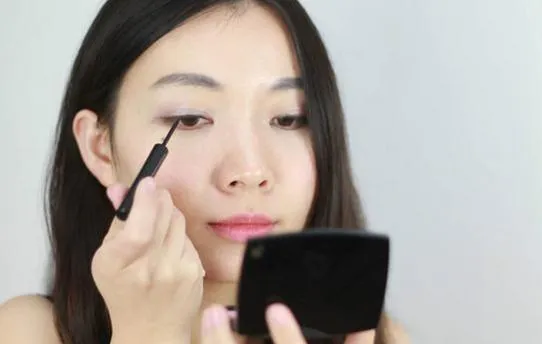 完美出行眼线很重要!眼妆的画法