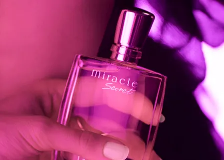 兰蔻奇迹蜜语香水喷出来是什么味道​ 兰蔻奇迹密语香水好闻吗