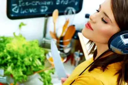 甜美自然公主式妆容 淡雅红妆增光彩