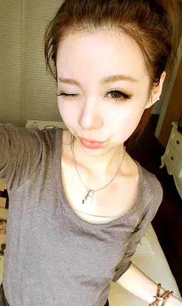 日系清新混血妆容 深棕色打造麻豆般摩登Feel