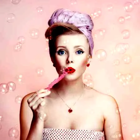 不同年龄段选择最适合自己的粉底