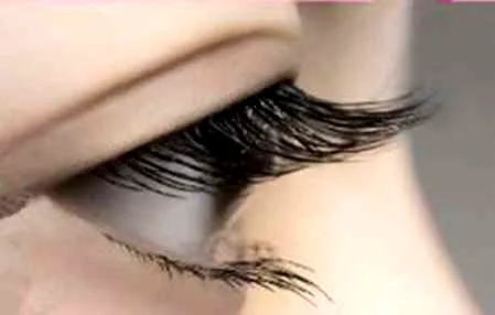 美宝莲芭比睫毛膏怎么用 四步变芭比