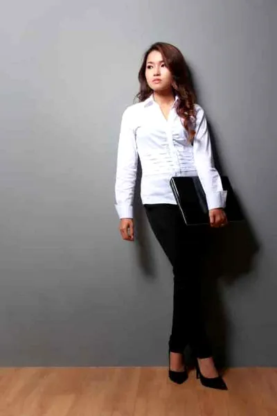 周末约会妆容化妆教程 简单5分钟搞定快速出门