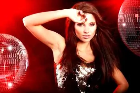 教你如何画真人芭比娃娃妆 初学者必学甜美妆容