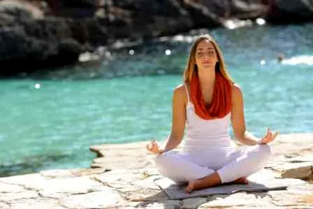 美人鱼无辜大眼妆画法 人面桃花相映红