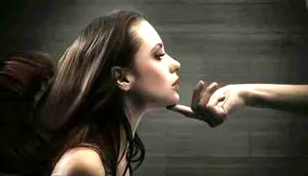 韩智敏清新春妆妆容 蓝色眼线减龄优雅