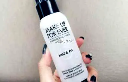 玫珂菲定妆喷雾好不好用_保湿补水定妆一体的全能型喷雾