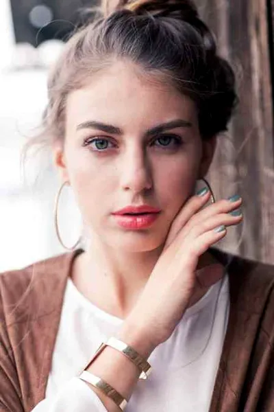 范冰冰巴黎时装周霸气现身 后台妆容全过程照曝光