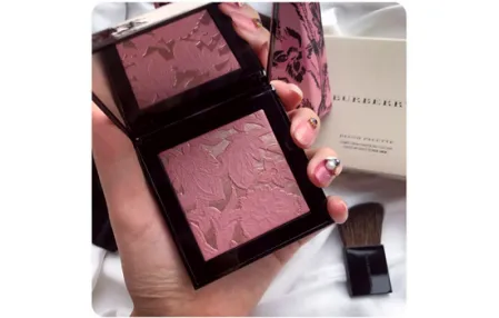 burberry腮红好用吗 burberry三年限量腮红合集