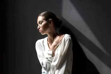 早春懒美眉快速出门化妆步骤 五分钟打造韩式约会清新