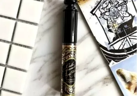 恋爱魔镜睫毛膏怎么样 恋爱魔镜睫毛膏保质期是多久