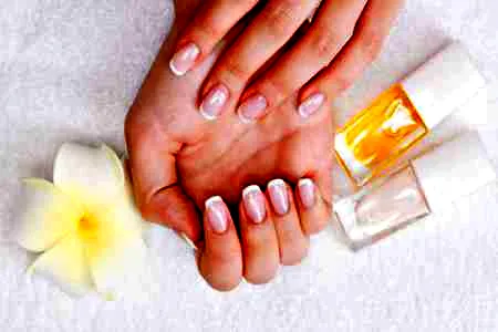 指甲油怎么辨别好坏 涂指甲油为什么会有气泡