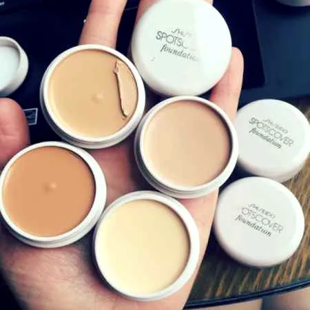 遮瑕膏能遮黑眼圈吗 遮瑕膏可以用手指上妆吗