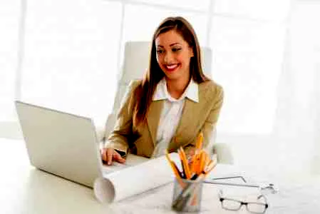 OL女生快速出门化妆技巧步骤 娃娃大眼裸妆扮嫩减龄利器