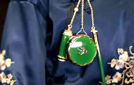 百雀羚宫廷套装里面有什么 美到极致的中国风