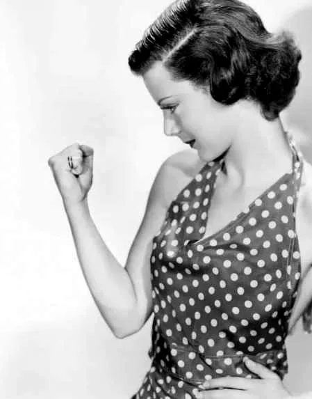 粉底液用手擦还是用粉底刷好 各有各的优缺点