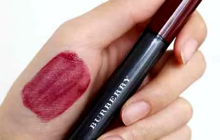 burberry气垫唇釉93是什么颜色