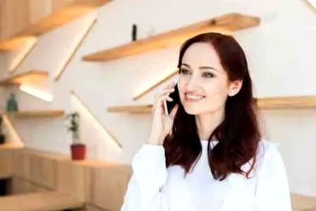 初学化妆如何画小烟熏眼妆 简单几步塑造魅惑妆容