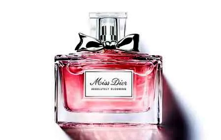 香水喷多了怎么快速去除 怎么防止香水味太浓