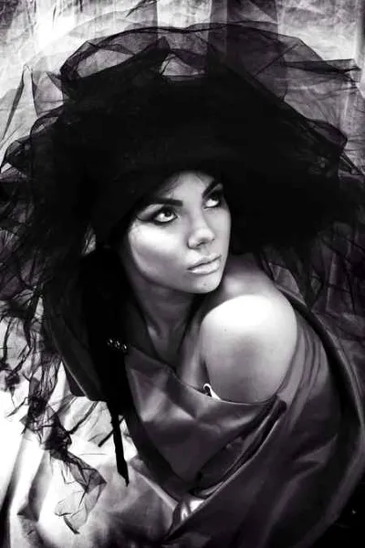 T-ara咸恩静韩国时尚猫眼妆 百变猫眼线成经典