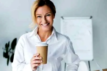 夜蒲2刘羽琦玩转性感妆容 狂野清新款款精彩