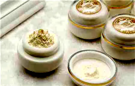 贵妇膏和素颜霜的区别 功能决定用法