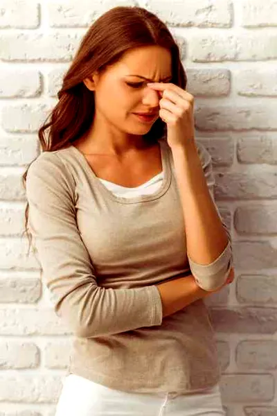 春日小烟熏妆画法 自然减龄演绎小清新