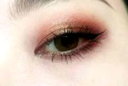 眼妆要擦隔离霜吗 眼妆要定妆吗