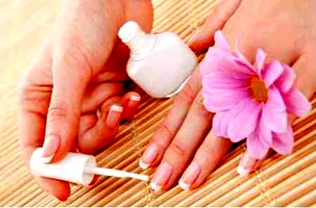 自己涂指甲油的技巧 指甲油总是从指尖脱落怎么办