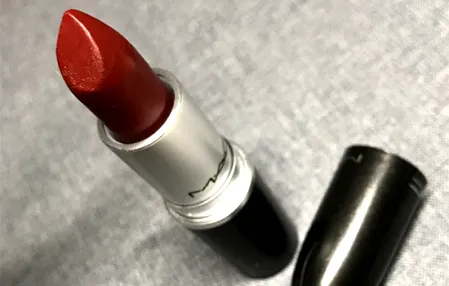 MAC studded kiss试色 夜访吸血鬼血色来袭