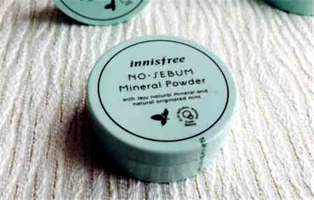 悦诗风吟散粉可以定妆吗