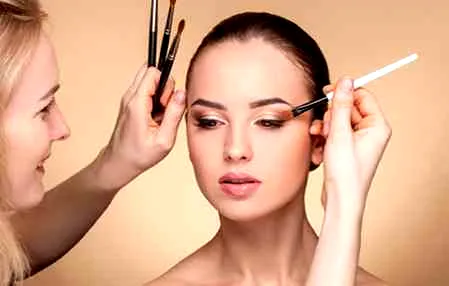 内双怎么画眼线 分享画眼线的技巧图解