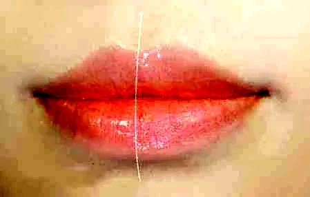 口红雨衣好用吗 不脱色唇妆必备神器