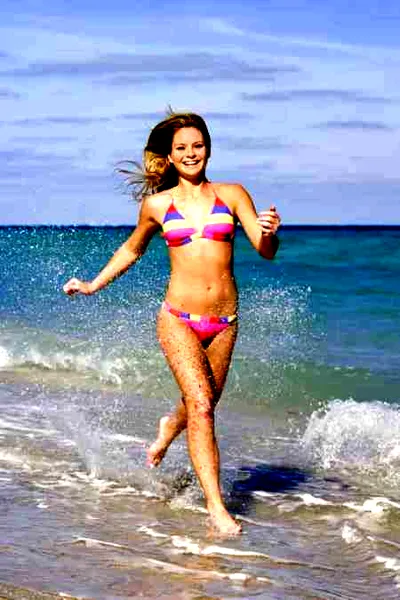 皮肤暗黄怎么化妆能变得亮白 换个合适的色调就会不一样