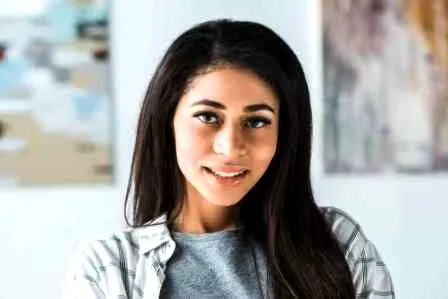 2013新款春夏流行妆容趋势 打造T台大牌夸张精致妆容