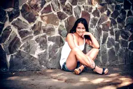 尼坤绯闻女友F(x)宋茜最新造型玩转时尚妆容