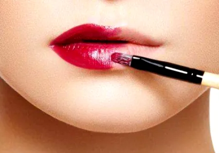 一支唇釉可以用多久​ 唇釉里面有基底油吗