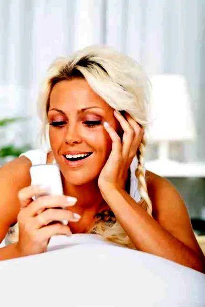 2013年韩国时尚妆容教程 华丽妩媚惹人垂涎