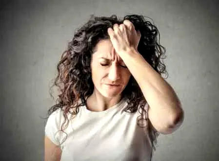 Jason wu2013春夏时装周超模妆容 将烈焰红唇进行到底