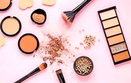 散粉用刷子和粉扑有什么区别 用哪个更好呢