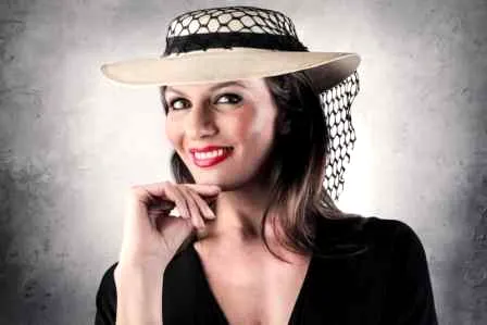 初学者眼影如何画出层次感 只有眼影也动人