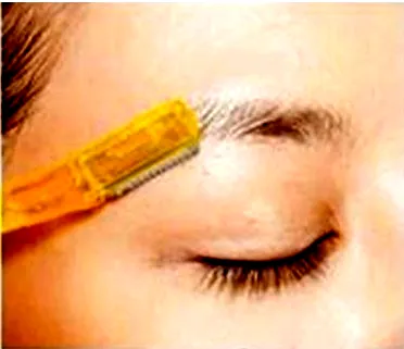 韩式粗平一字眉的画法图解 轻松学会韩剧柔美妆容