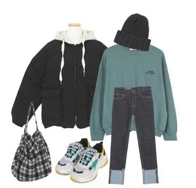 一衣多搭：黑色短款羽绒服的9种搭配