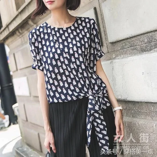 70后女士穿搭配示范,漂亮斯文有活力