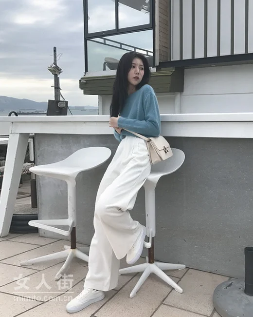 今冬流行趋势,穿的越厚越时髦