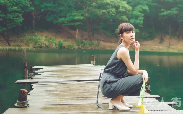 穿上背带裤，你就是20岁小仙女