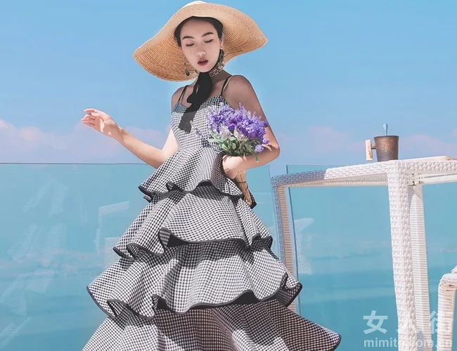 化身chic lady，今天流行的12款连衣裙
